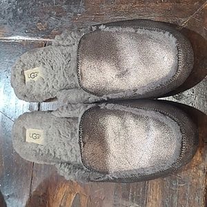 GUC Ugg Silver and Gray Mules Size 11